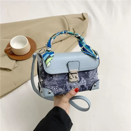 Bolsa feminina com lenço RM atacadão